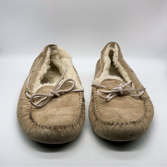 Ugg Dakota Suede Tan Moccasin Loafers - Picture 2 of 9